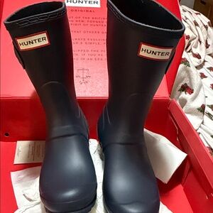 Hunter Women's Navy Winter Rain Boots